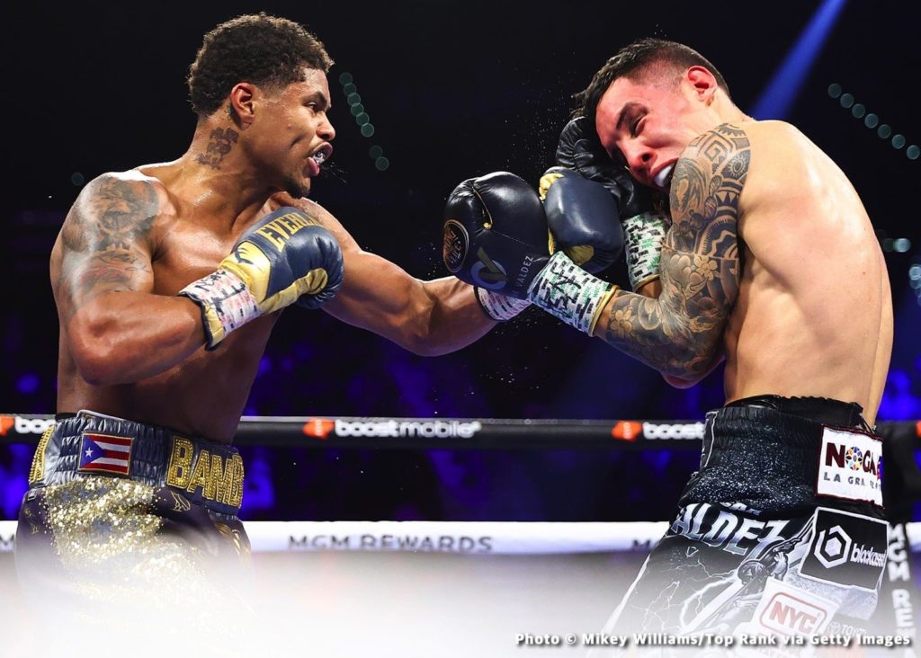 Oscar-Valdez-vs-Shakur-Stevenson_action23-Boxing-Photos